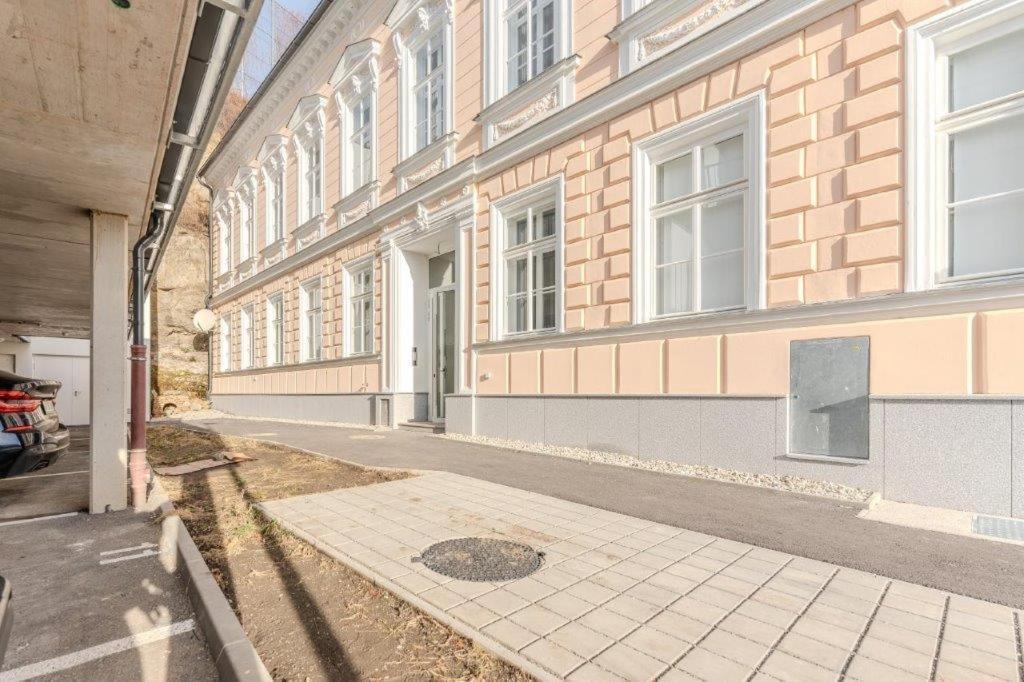Deluxe Apartments Near The Center Кремс на Дунае Экстерьер фото